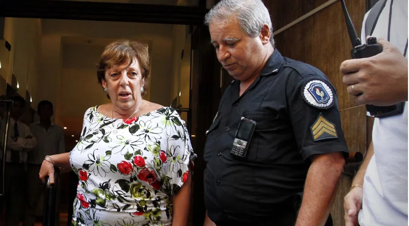 {663A1F94-41B4-47D3-9177-49C4C8D7589C}