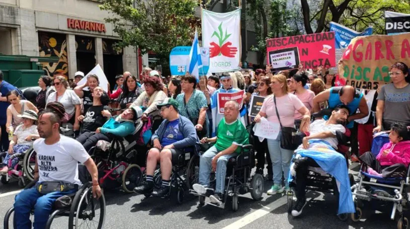 El Gobierno publicó el Decreto 84-2026 que reglamenta la Ley de Emergencia Nacional en Discapacidad tras un fallo judicial