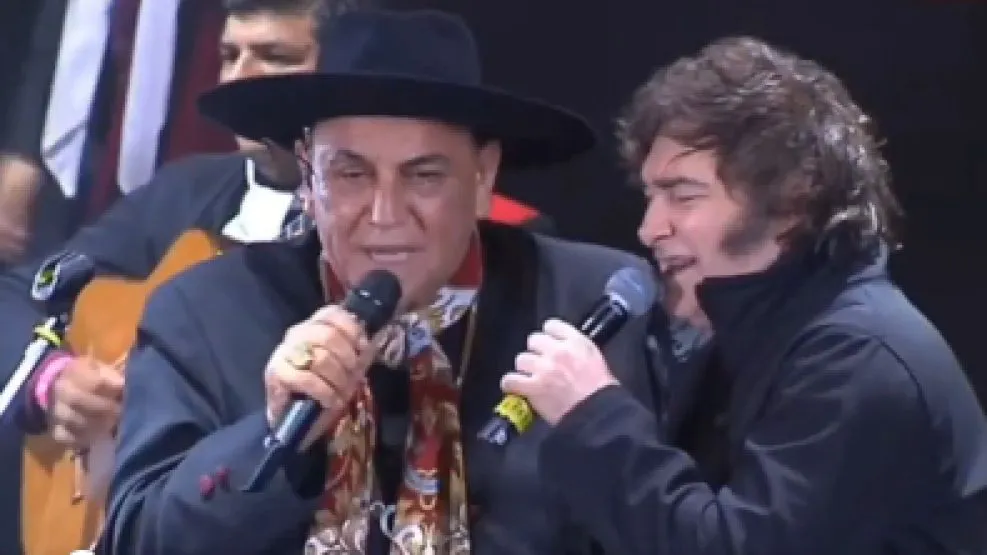 milei-palavecino-el-impactante-duo-en-el-escenario-de-jesus-maria-2171023