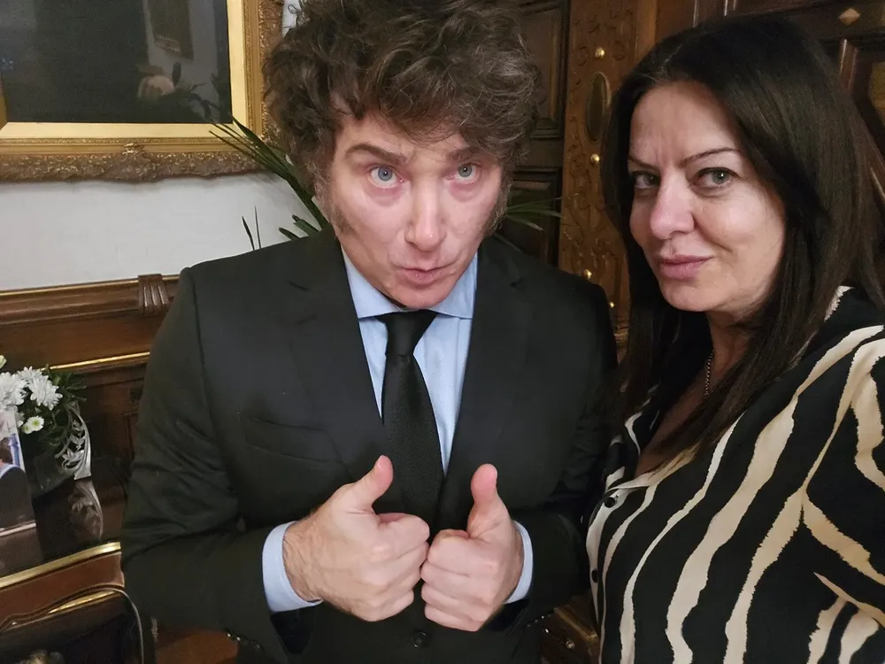 C9y3UAXwo_2000x1500__1