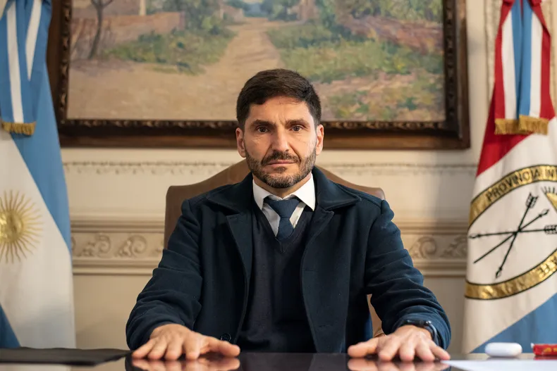 Pullaro anuncia aumento salarial para policías tras conflictos en Santa Fe